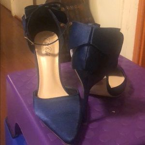 NWB Chi chi London navy blue heels